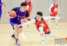 体育游戏-这场篮球比赛的胜败取决于队员们的齐心协力