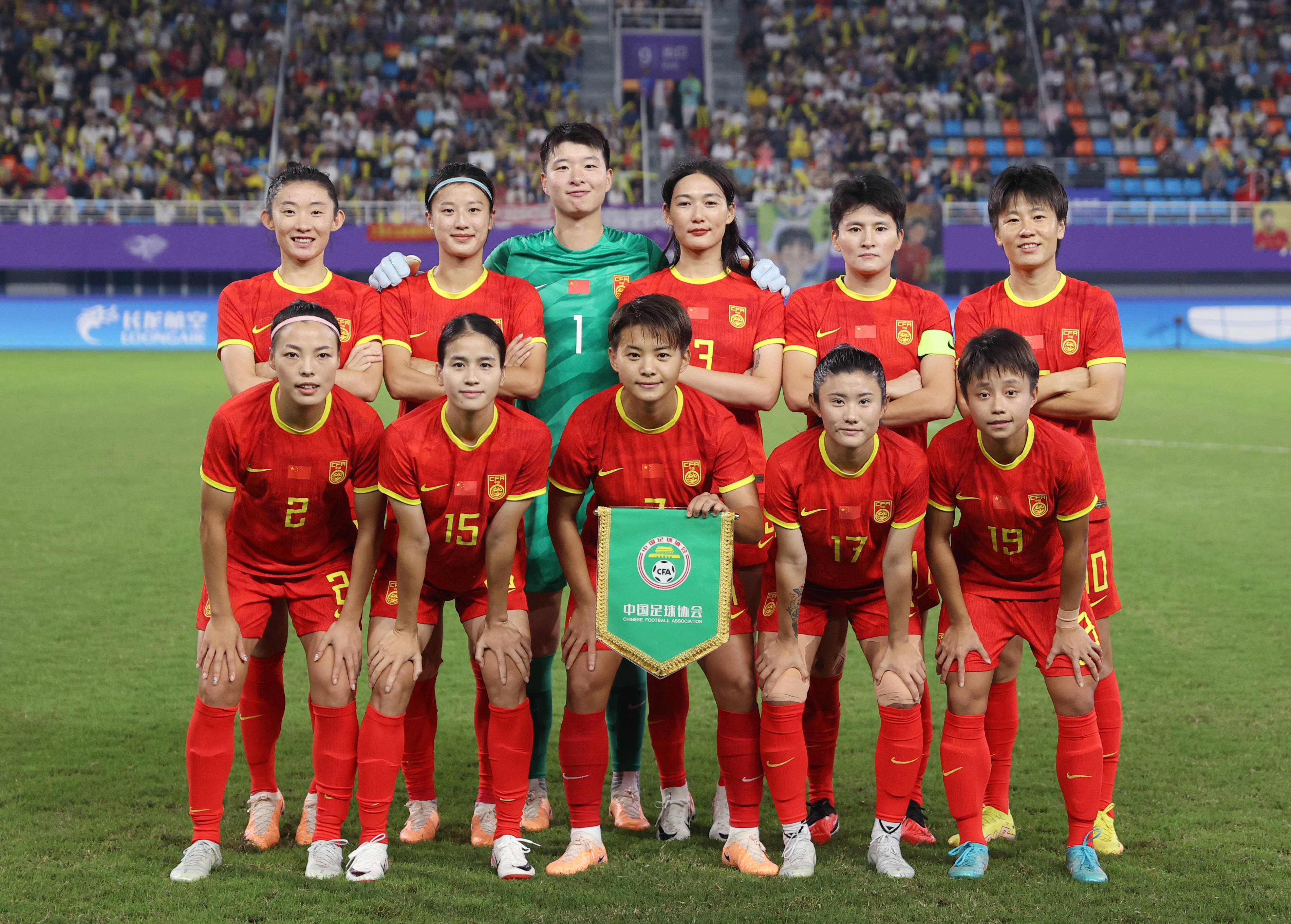 国内女子足球赛事中,中国队表现出色夺冠的是谁